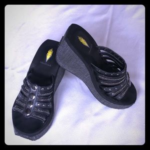 Volatile wedge sandals